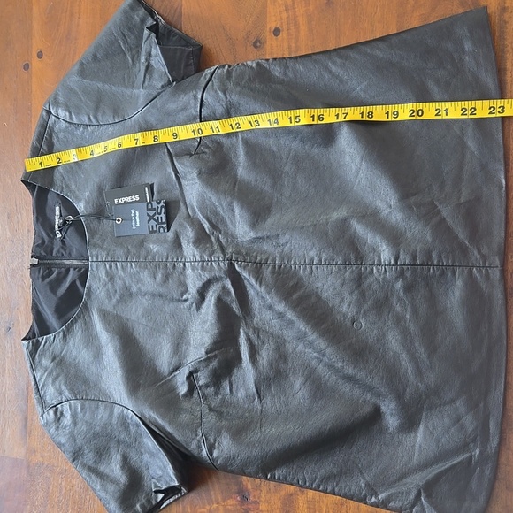 NWT Express Faux Leather Top Size Medium - Picture 10 of 11